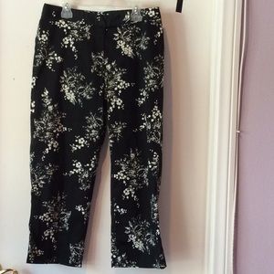 NWOT Ankle Cropped Pants Cotton Blend Floral Print
